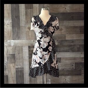Lulu’s wrap dress small floral polka dot vacation dark feminine garden party